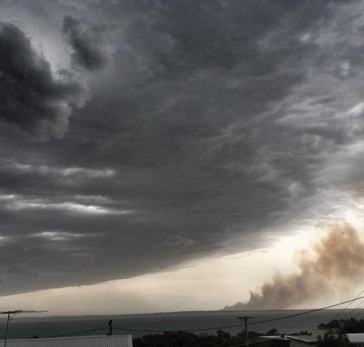 A cool change approaches the 2015 Hastings fire in Victoria. Photo: Glenn Thompson