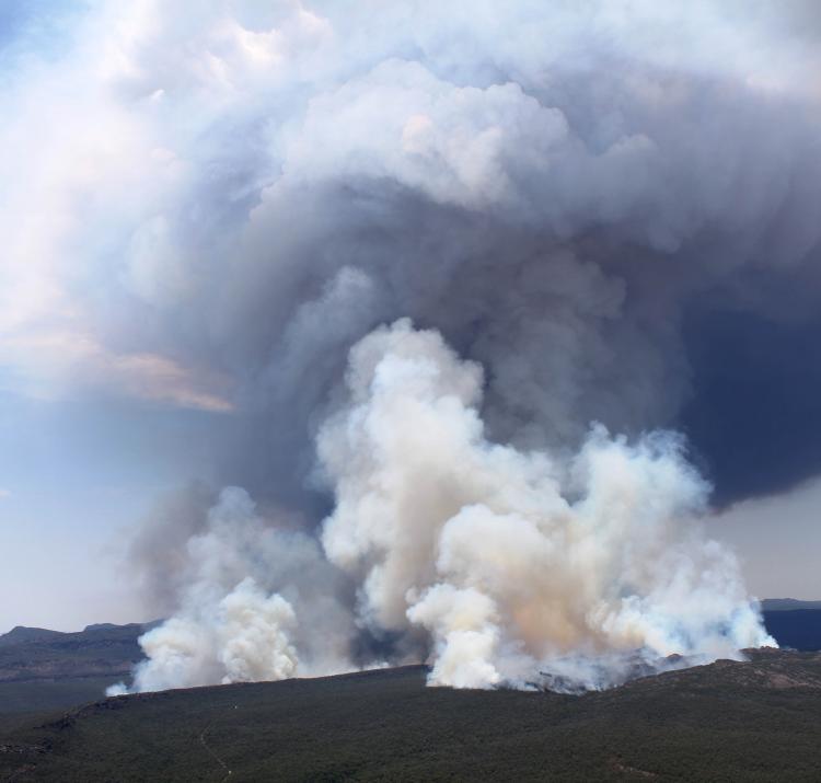 A large smoke plume from the 2014 Grampians bushfire. Photo: Wayne Rigg, CFA