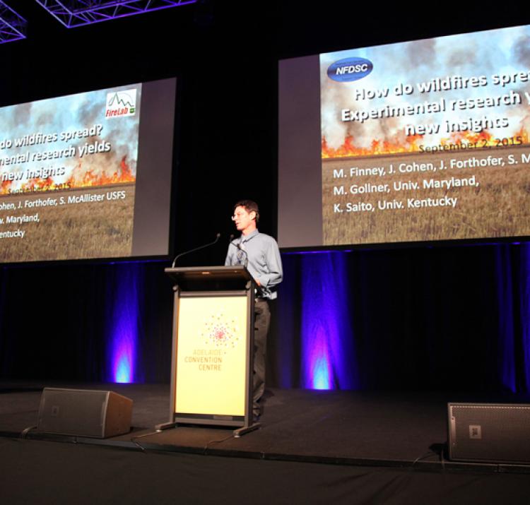Dr Mark Finney from the US Forest Service delivers the opening keynote his new fire behaviour research at the 2015 Research Forum.