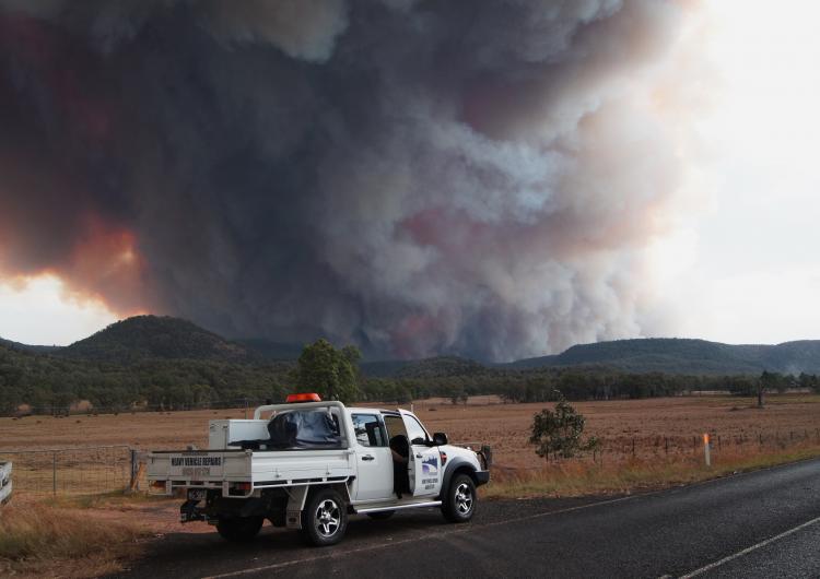 Large bushfires have the potential to alter the atmosphere and local weather. This project aims to further develop the understanding of how this occurs.