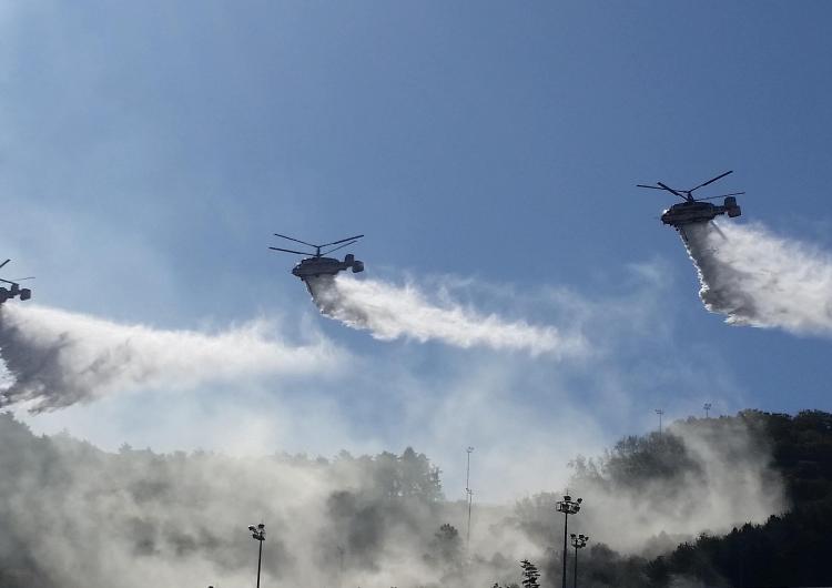 A demonstration of South Korean aerial firefighting techniques. 