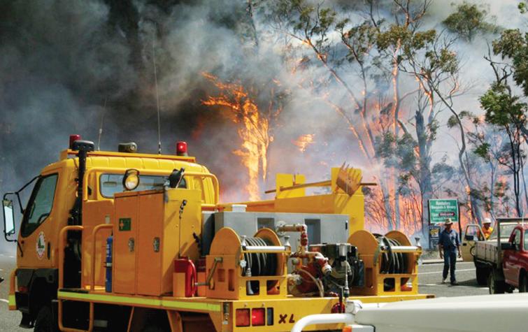 Queensland Rural Fire Service responding to forest fire. Photo credit: Queensland Rural Fire Service.