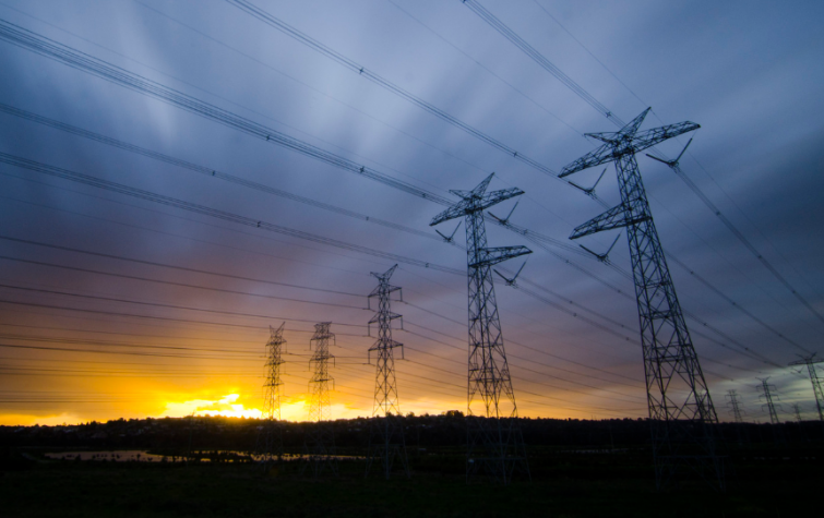 Powerlines in Australia. Photo: Indigo Skies Photography (CC BY-NC-ND 2.0)