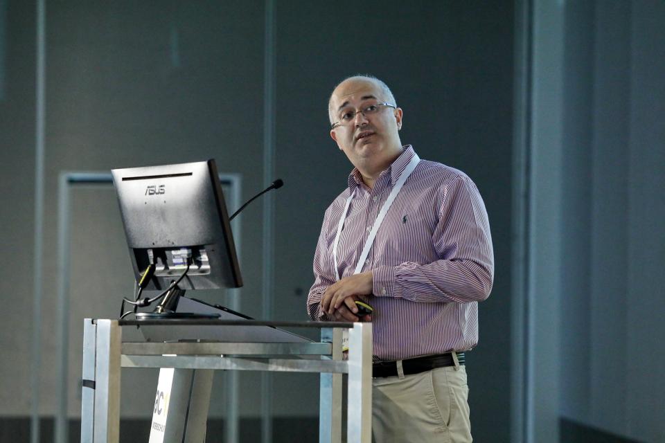 Prof Mehmet Ulubasoglu presenting at AFAC17 powered by INTERSCHUTZ. Photo: BNHCRC