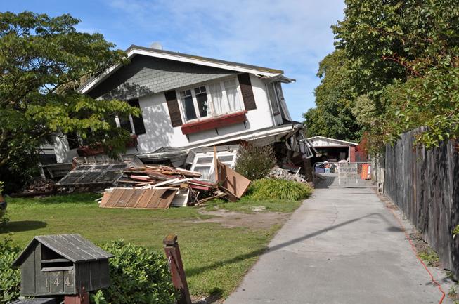 Earthquake house
