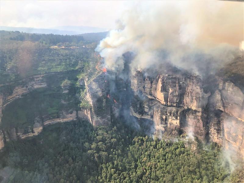 Ruined Castle fire, Blue Mountains near Katoomba, NSW. Photo: Rick Lang, US National Interagency Fire Center
