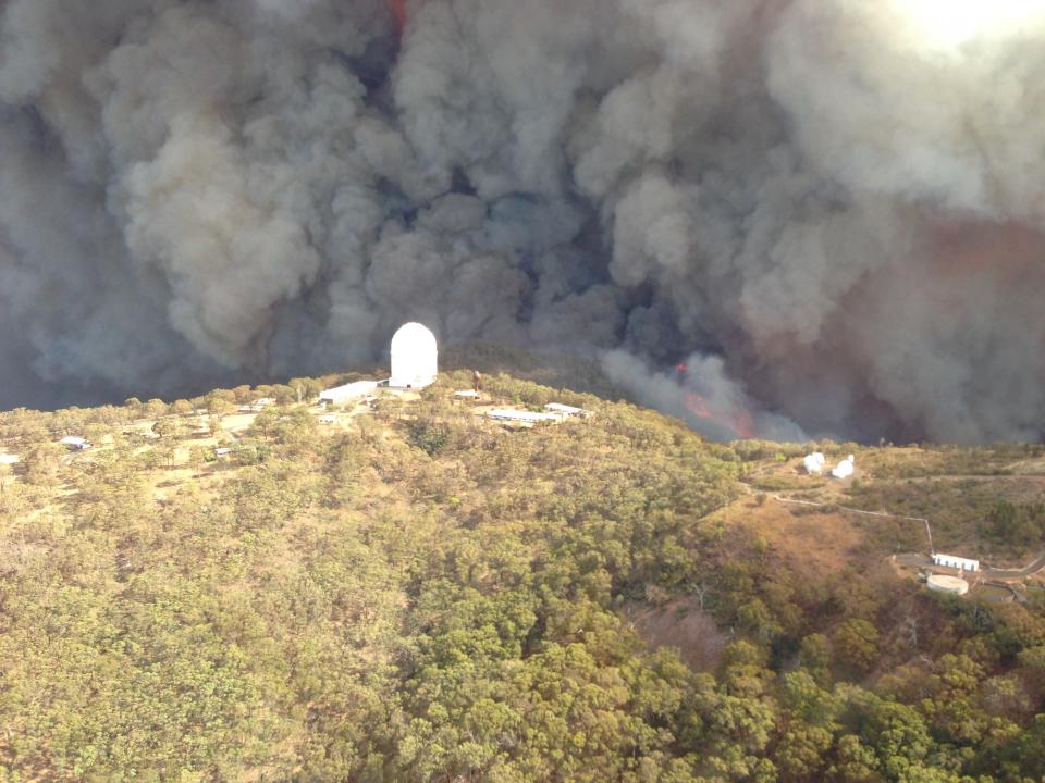Siding Springs under fire threat. Photo: NSW RFS