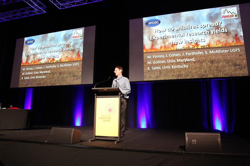 Dr Mark Finney from the US Forest Service delivers the opening keynote his new fire behaviour research at the 2015 Research Forum.
